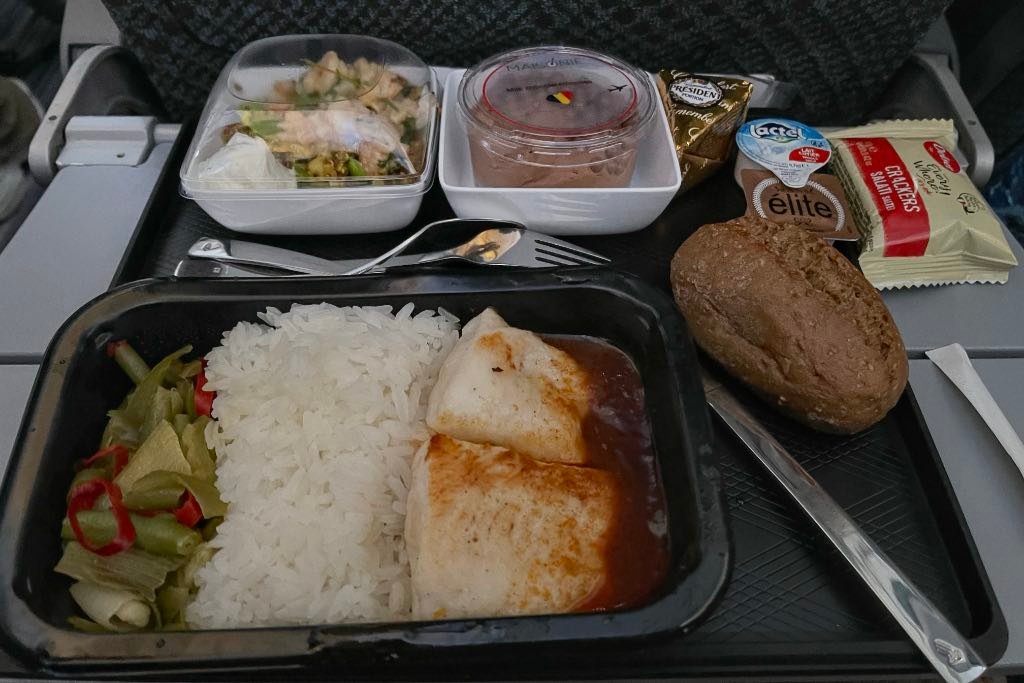 Singapore Airlines SQ303 BRU-SIN lunch