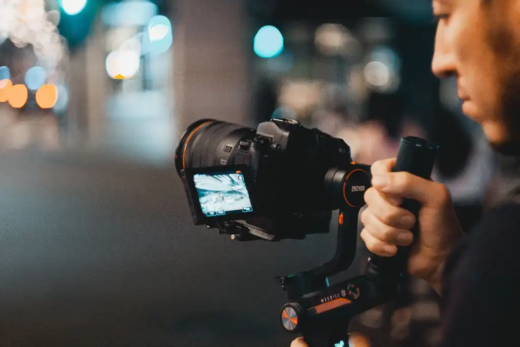Camera used with gimbal. Photo © Zx Tech / Pexels